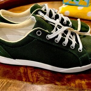 New men’s ll bean size 9.5  green shoes